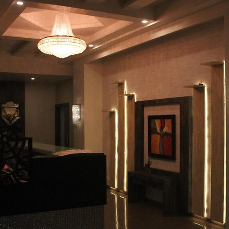 Nimantran Hotel Нави Мумбай Екстериор снимка