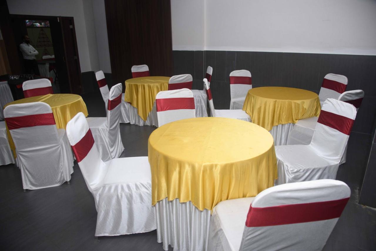 Nimantran Hotel Нави Мумбай Екстериор снимка