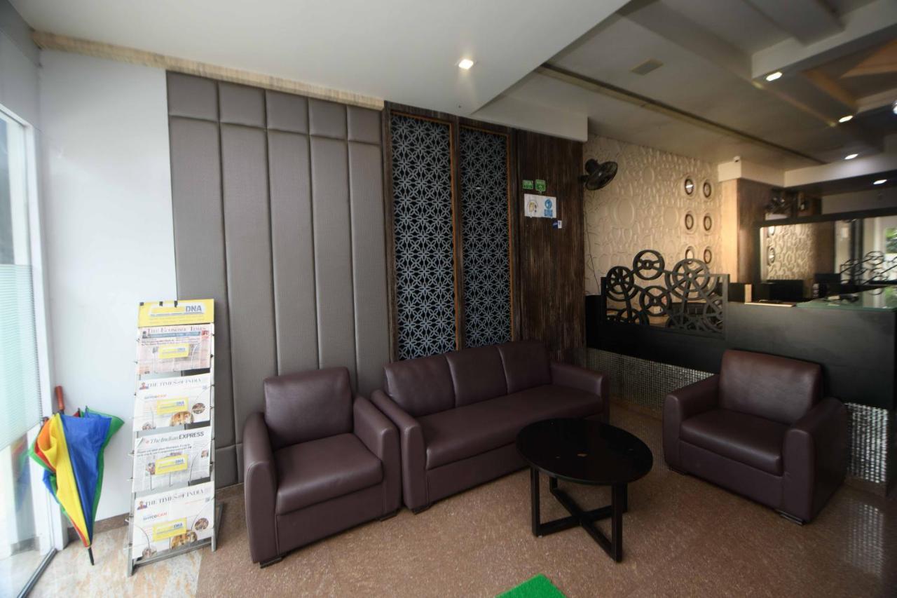 Nimantran Hotel Нави Мумбай Екстериор снимка