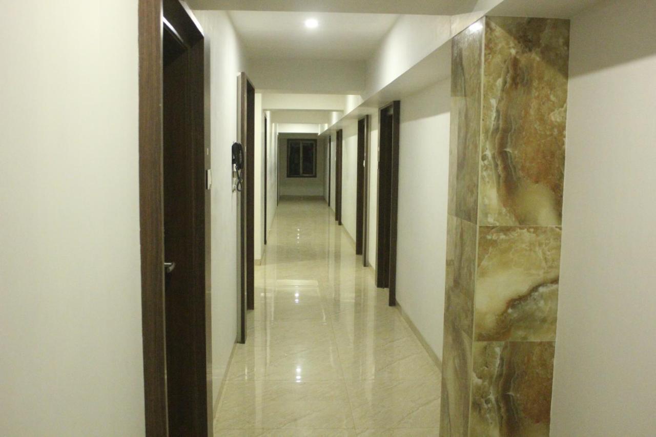 Nimantran Hotel Нави Мумбай Екстериор снимка